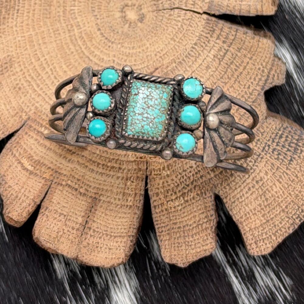 1940s Native American NAVAJO Sterling Silver Turquoise Child Size Cuff Bracelet